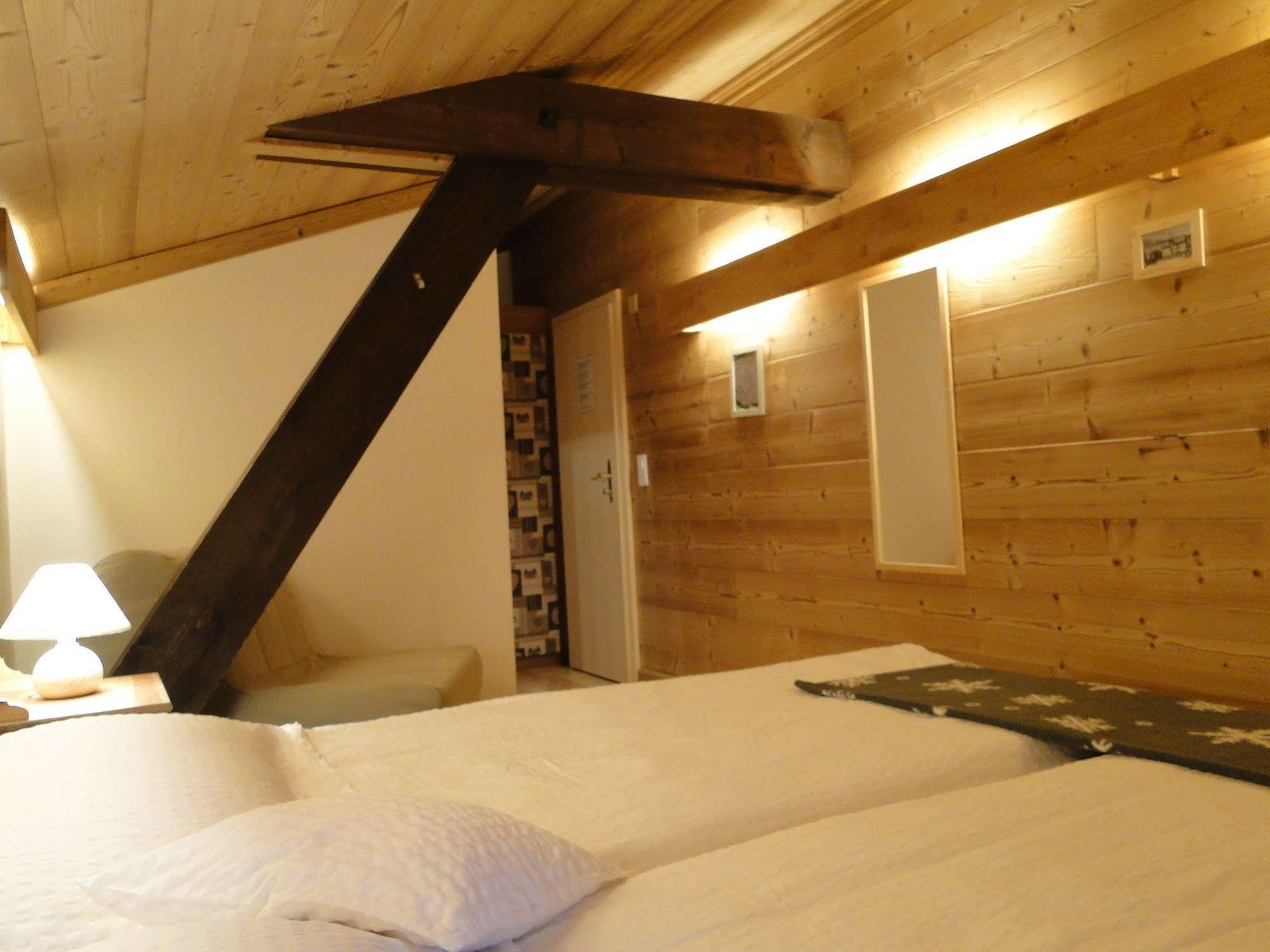 Hotel Restaurant Les Lilas Les Diablerets Bagian luar foto