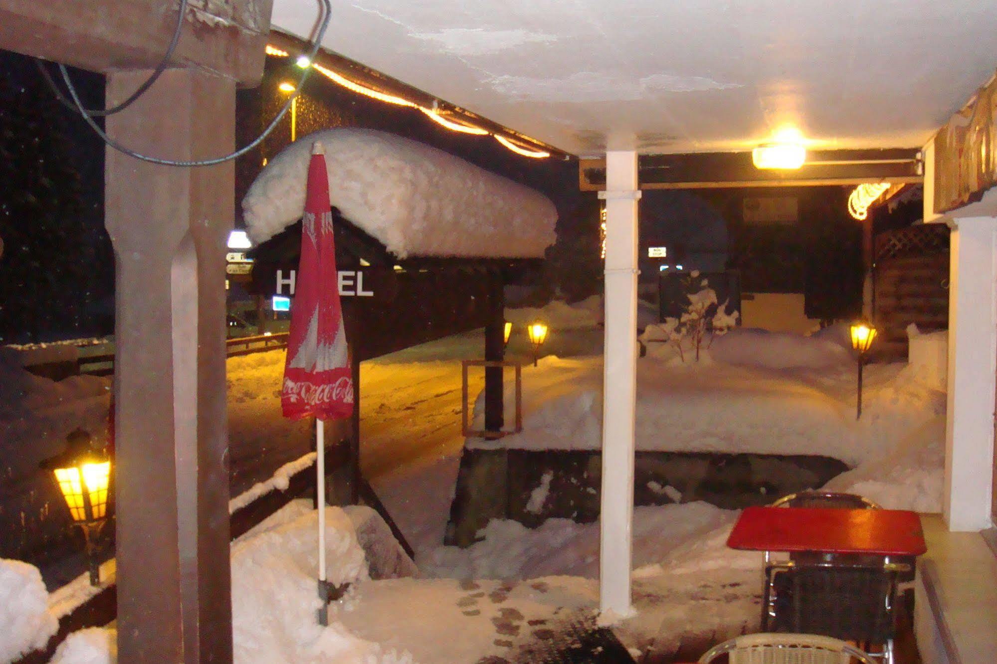 Hotel Restaurant Les Lilas Les Diablerets Bagian luar foto
